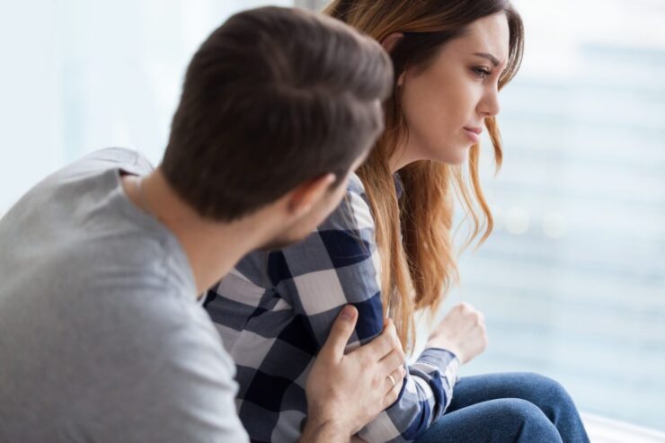 8 Ways to Apologize to Your Girlfriend After Hurting Her - 2024 Guide